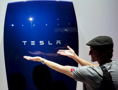 Γιγάντια εγκατάσταση μπαταριών της Tesla θα ηλεκτροδοτεί την Αυστραλία